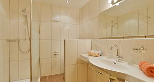 angenehme Dusche nach einer Wanderung oder Skitag im App. Brandstadl