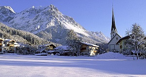 Scheffau am Wilden Kaiser in weißer Pracht